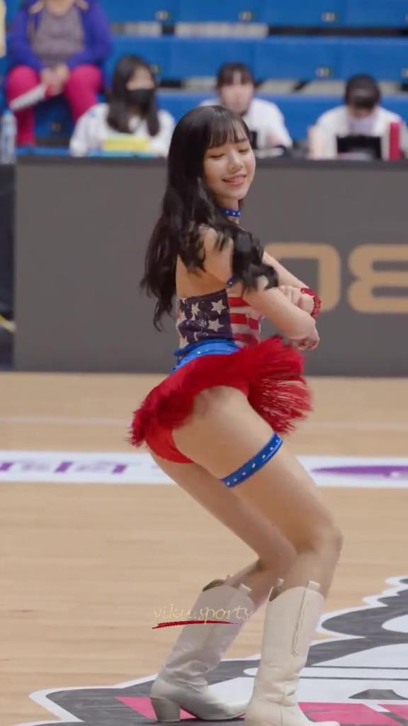 最好的啦啦隊(duì)小姐姐！自信，健康充滿活力！